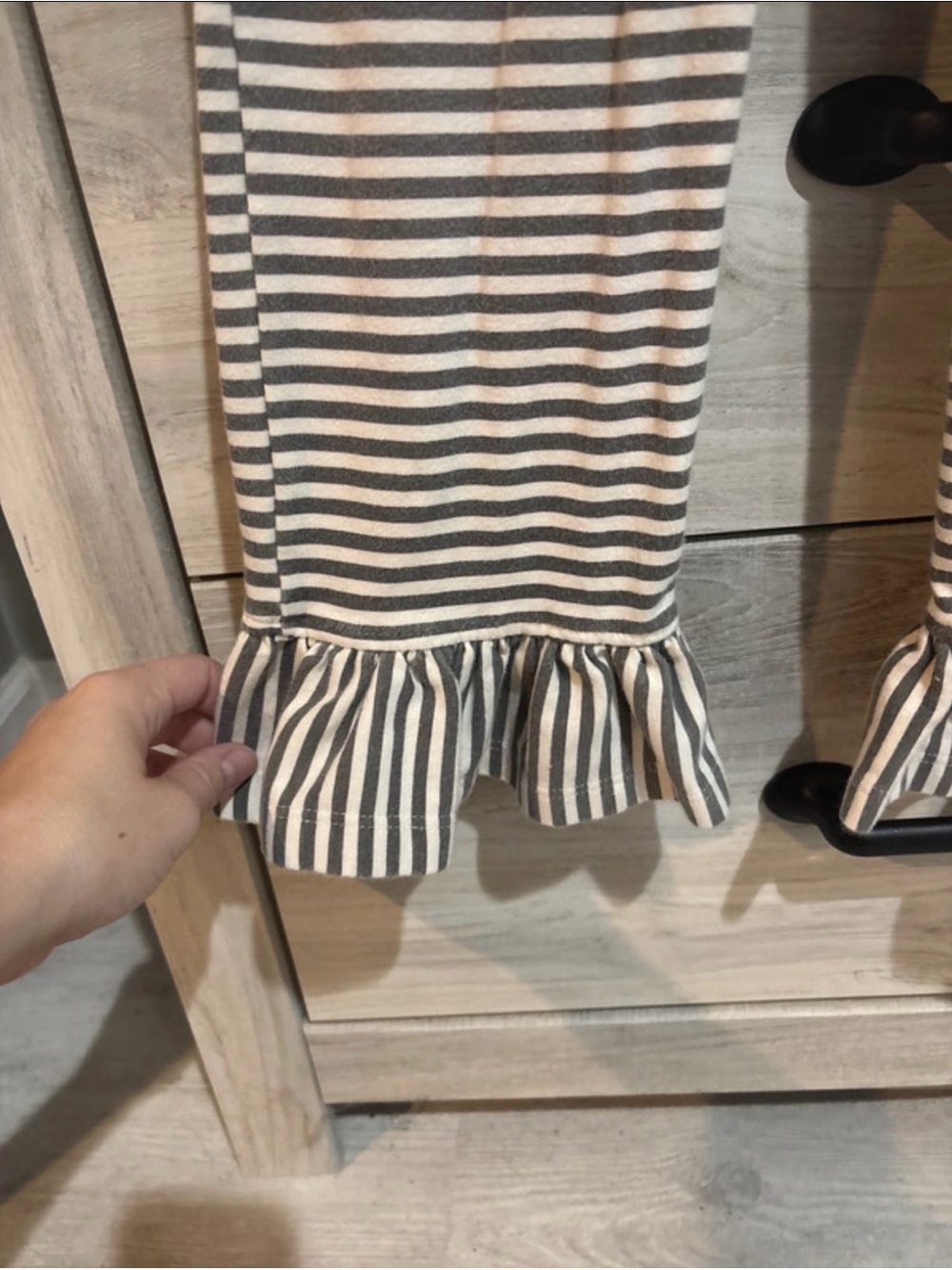 Girls Ruffle Pants - Picture 2 of 8